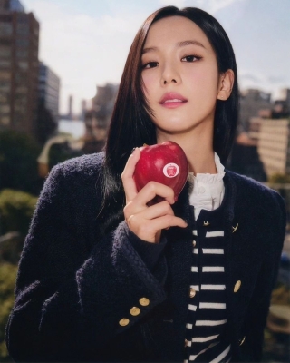 Jisoo_-_Tommy_Hilfiger_2024_28229.jpg